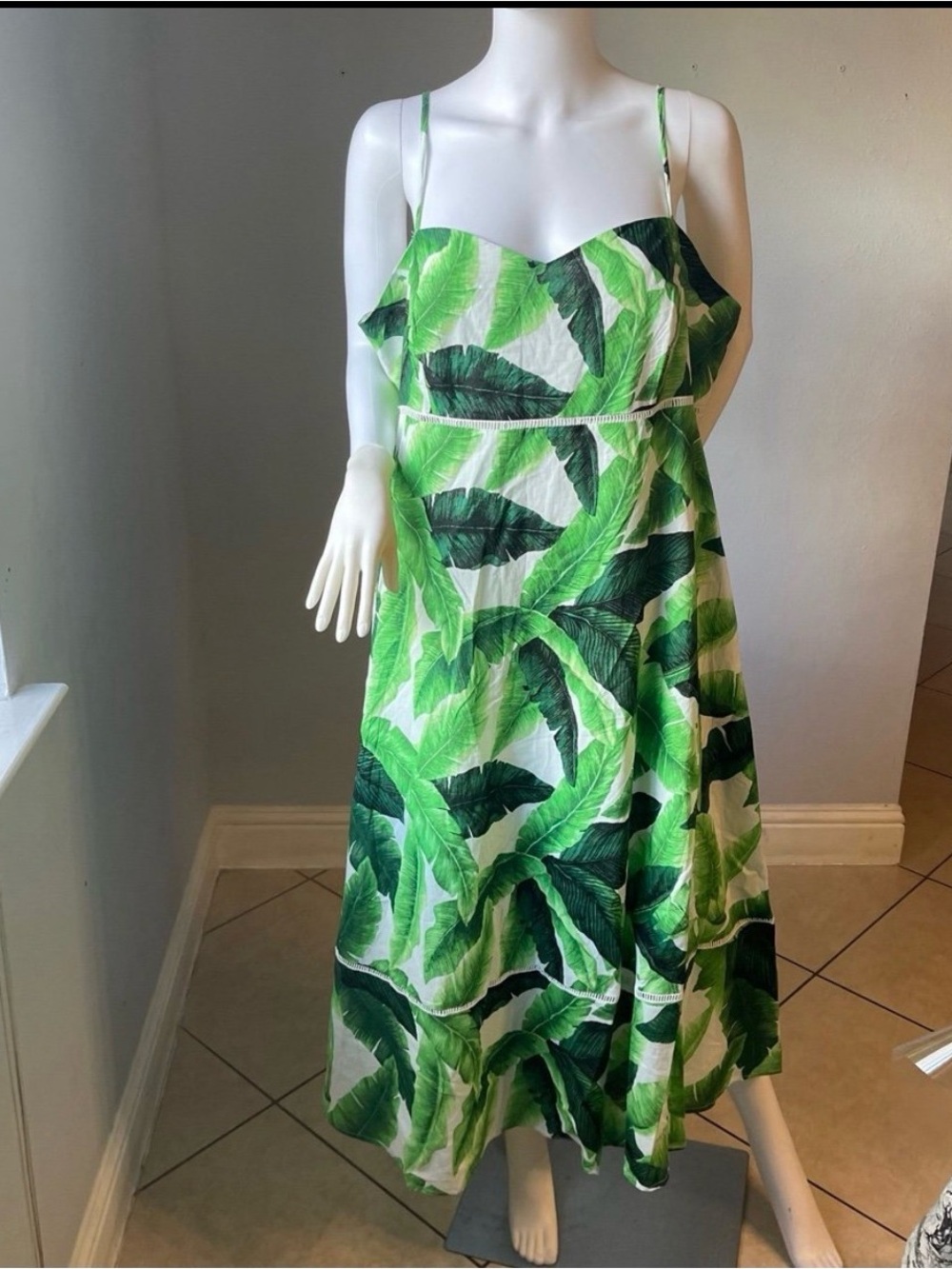 Plus Size Tropical Leaf design  Babydoll Dress
Size 2x
New with tags
